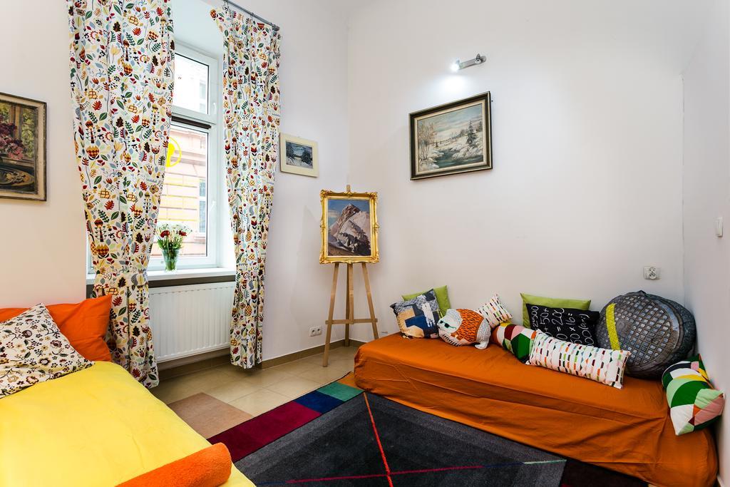Live Like Locals: Market Square X Jewish District Cracovia Esterno foto