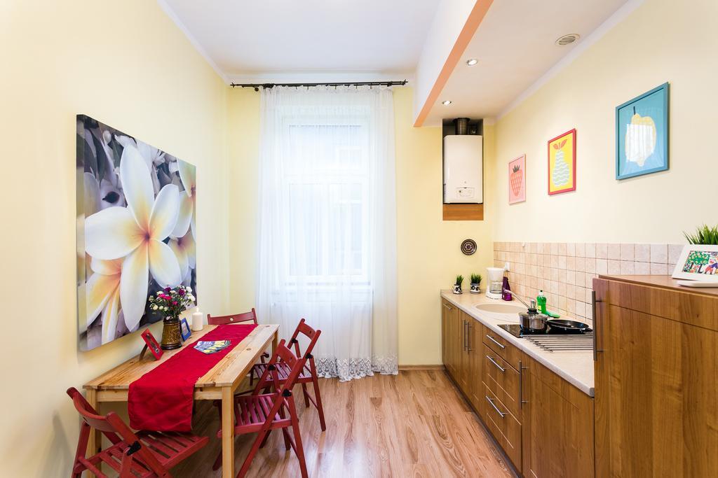 Live Like Locals: Market Square X Jewish District Cracovia Esterno foto