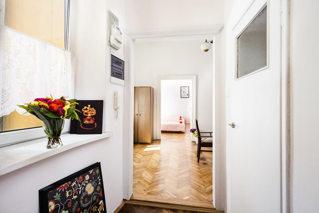 Live Like Locals: Market Square X Jewish District Cracovia Esterno foto